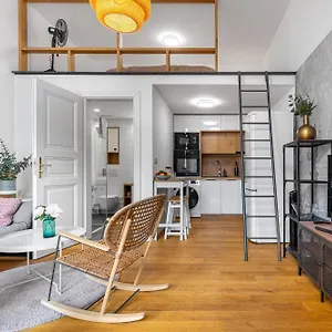https://elegant-apartments-located-in-the-centre-of-prague.praguehotelsweb.com